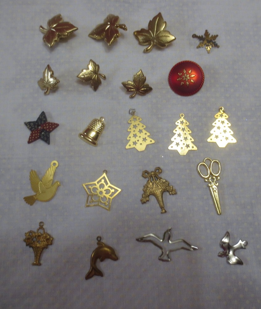 22 Vintage Crafting Buttons & Charms – Embellishment paper crafts jewelry sewing