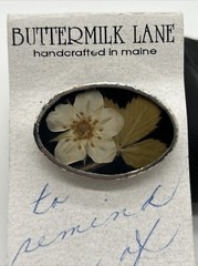 Vintage BUTTERMILK LANE Real Pressed Flower NIB Pin Silver Brooch – 1″ x 1/2″