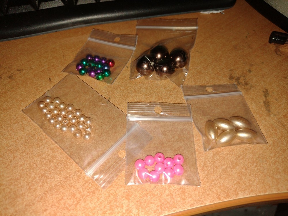 5X BAGS EMBELISHMENTS WITH PEARLS ETC FOR SCRAPBOOKING NEW (P04)