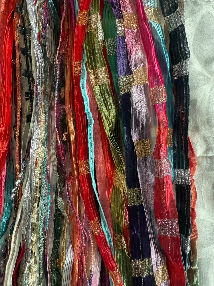 50 Yards Multi Fiber Embellishments Assort Novelty Yarn Weaving Fiber Art NEW