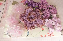 18 ROSES & 4 other Flowers – 5 Tones of ORCHID MAUVE – PAPER & SILK 20-70mm HH1