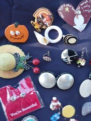 A real athenic fake set of jewelry plastic metal I’m pretty things