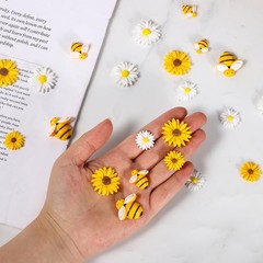 100Pcs Resin Bees Daisy Flowers Decor Bumblebee Embellishment Bees Flatback B…