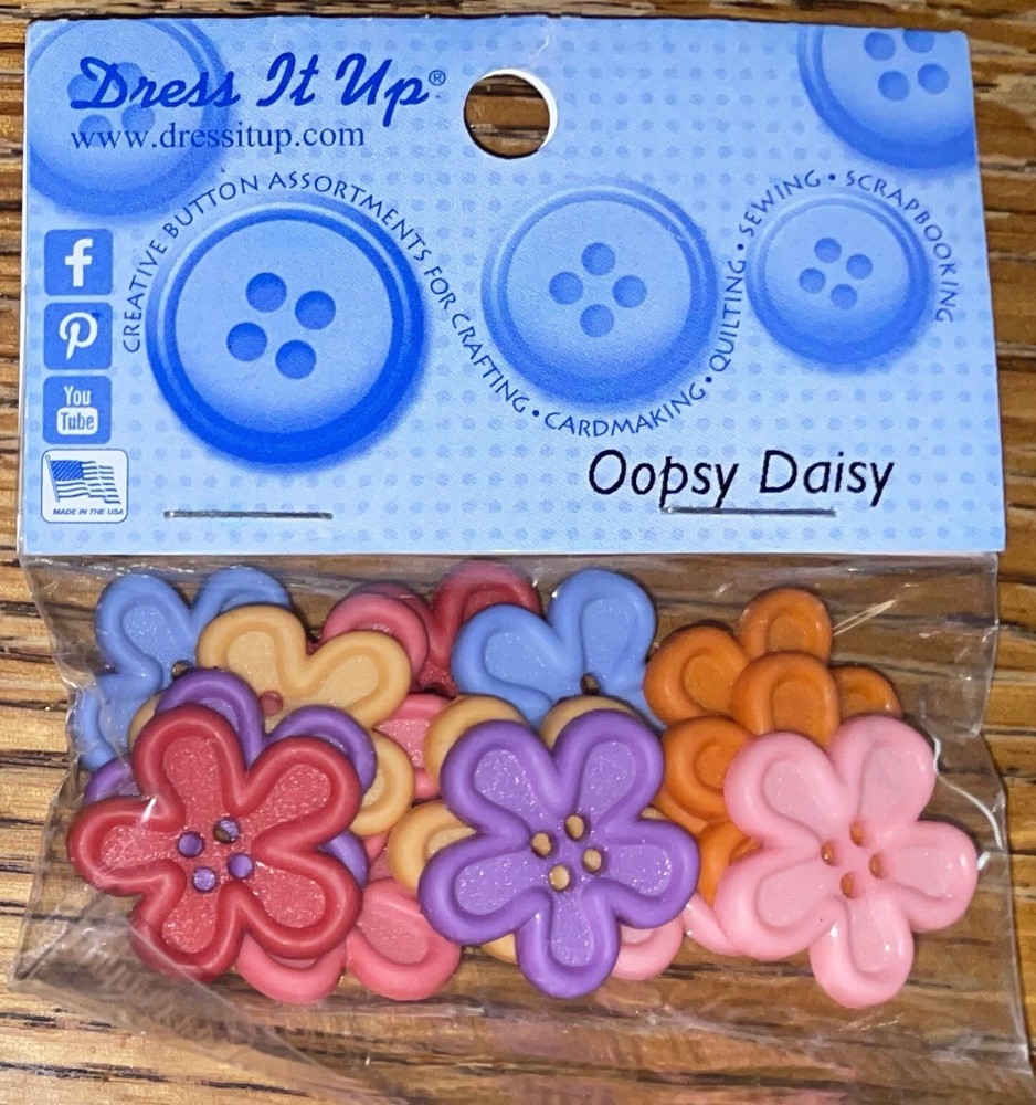 Dress it up Memory Mates- Oppsy Daisy – Flowers Buttons Scrapbook Embellishments