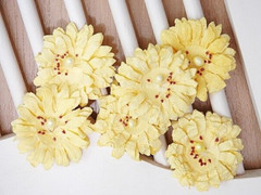 SUNFLOWER / GERBERA 6 Pack YELLOW with Centre – PAPER – 50-55mm Manor House ConB