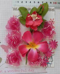 RASPBERRY PINK Yellow Centre 4 Styles 11 Paper & Silk Flowers 15-75mm across VB5