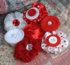 FABRIC Mini Flowers RED & WHITE 9 per Pk Mixed Styles 20-25mm Expressions Pet GB