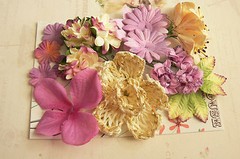 Roses Carnations Petals – ORCHID & CREAM 17 Flowers PAPER & SILK 20-60mm VA4
