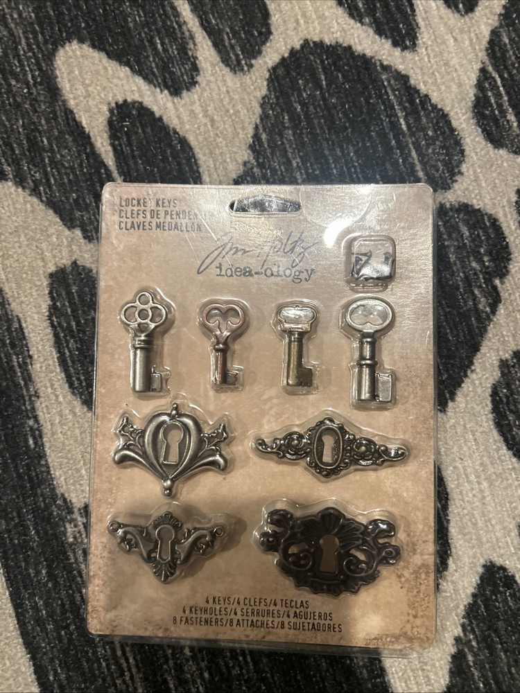 Tim Holtz Idea-ology ADORNMENTS – LOCKS & KEYS Locket Keys 8 Pieces