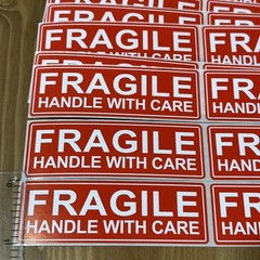 50pcs FRAGILE HANDLE WITH CARE 1″x3″ FRAGILE Stickers Packaging Safety Mailing