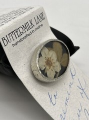 Vintage BUTTERMILK LANE Real Pressed Flower NIB Pin Silver Brooch – 1″ x 1/2″