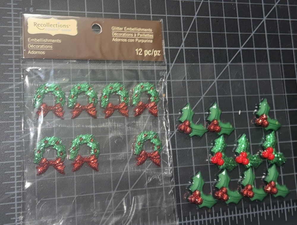 Recollections CHRISTMAS Red & Green Holly Mistletoe 10pc & Wreaths 7pcs