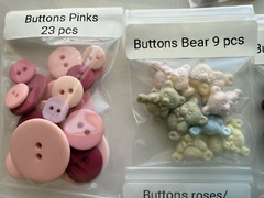 152 pieces BUTTONS Lot Bear Ladybug Shoes Snowflake Roses Daffodils Button