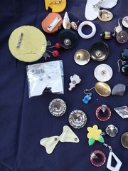 A real athenic fake set of jewelry plastic metal I’m pretty things