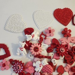 UNUSED Decorative Buttons HEARTS LOVE VALENTINE PINK RED Crafts Sewing Scrapbook