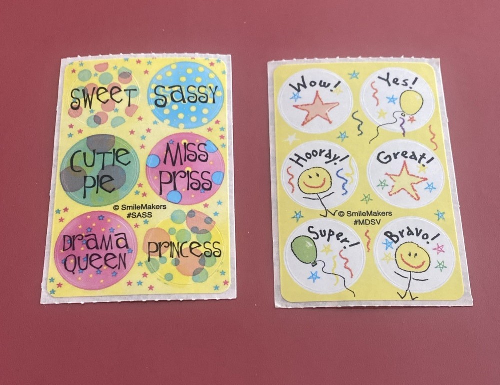 Set of 2 Smile Makers Mini Dots “Wow! Yes!” – “Sweet, Sassy” – 2×4 Inches Each