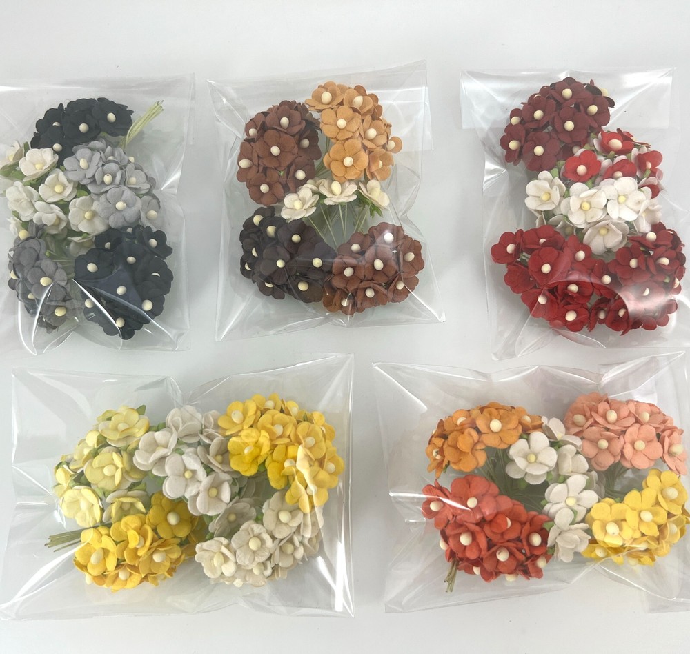 5/8″ or 1.5cm – 250 Cottage MIXED 5 bags Paper Flower Scrapbook (S10-250/Autumn)