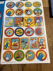 Dr. Seuss – Sticker Book – 490Stickers – 2Foil Sheet – 8 Sheets Total NEW