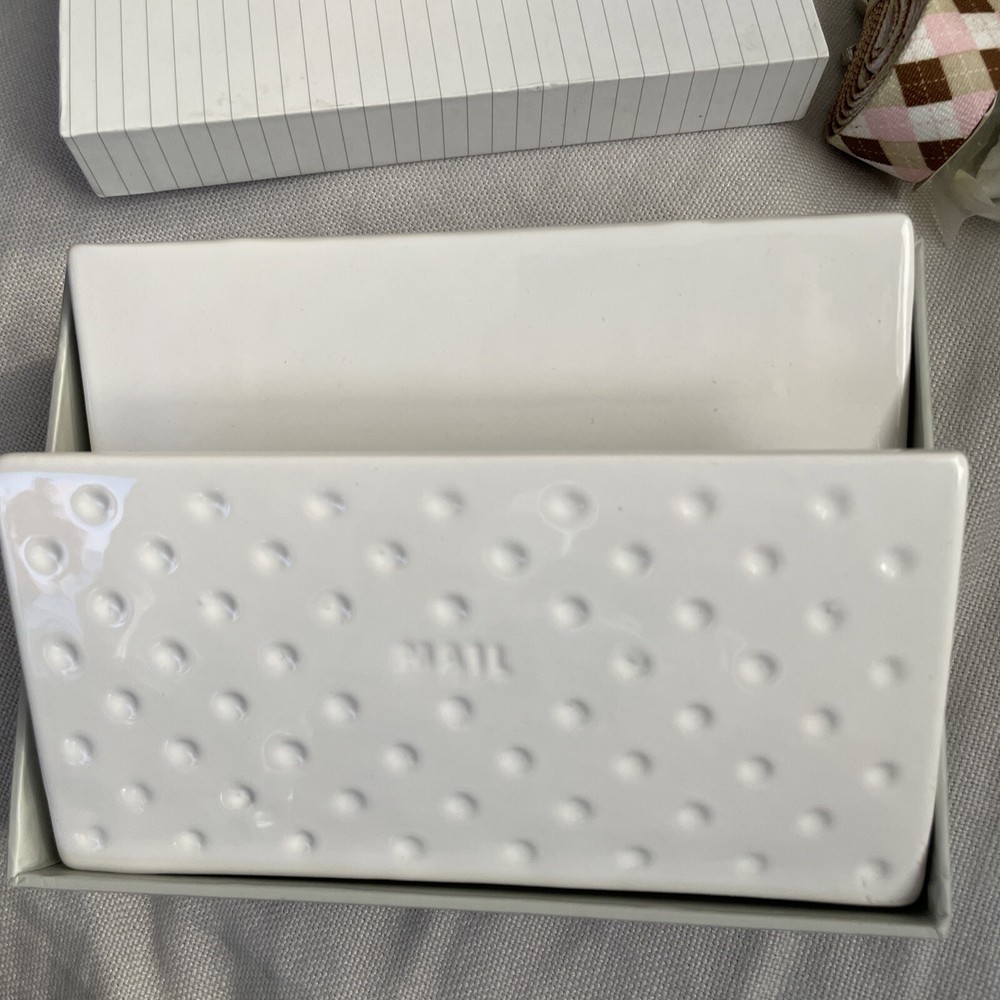 The Pink Orange TPO-0010E Ceramic Letter Holder, White