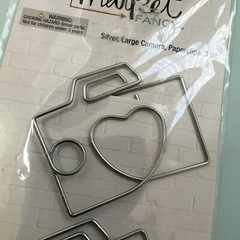 The Paper Studio FLEA MARKET FANCY Paperclips – Silver Large Camera 3 pc