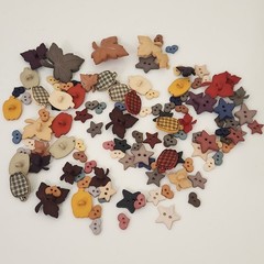 UNUSED Decorative Buttons AUTUMN FALL LEAVES PUMPKINS Crafts Sewing Scrapbook