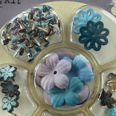 2 Creative Kits Flower Brad Embellishment Hot Off The Press Scrapbooking Cards