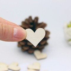 100pcs Different Sizes Rustic Wooden Pattern Love Hearts Shaped Wood Slices D…