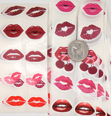 30 Red & Pink Mouth/Lip Stickers/Scrapbooking/Planners/Crafts/Journals/0.5″ x 1″