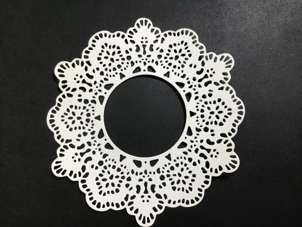 FLOWER FRAME Floral Lace Frame Doily Die Cut Embellishments 5 pcs 4-3/4”
