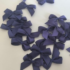 Micomon 50pcs 1.2-Inch Mini Bows for Crafts Satin 3/8″ ribbon, navy