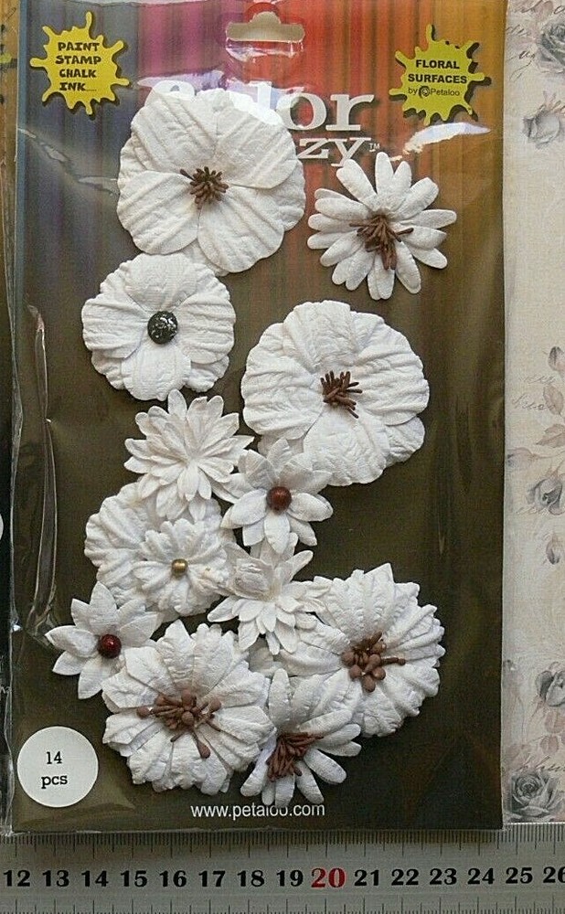 Assorted Flower Mix WHITE 14 PAPER Darjeeling CMC 25-45mm Across Petaloo F