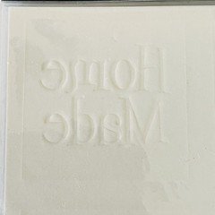 Embossed seals ‘Home Made’ Self Adheisve Red quantity 36 NEW
