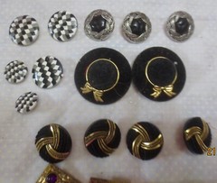 29 Vintage Crafting Buttons Fancy – Black Hats Rhinestone Silver & Gold tone