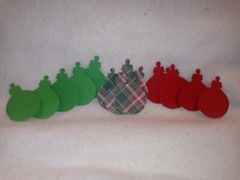 Die Cuts – Christmas Ornaments – Red, Green, Green Plaid 5 Each Set Of 15-Sizzix