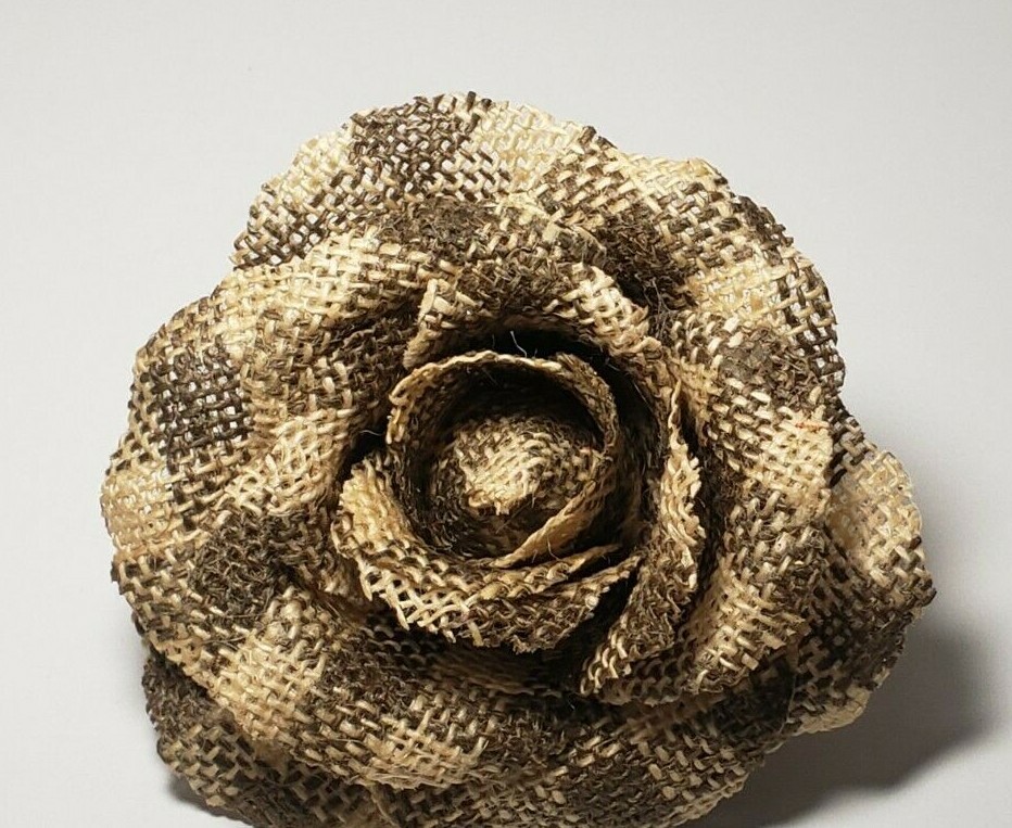 Blooming Autumn Burlap Rose Clip-On – GREEN/BEIGE PLAID