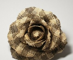Blooming Autumn Burlap Rose Clip-On – GREEN/BEIGE PLAID