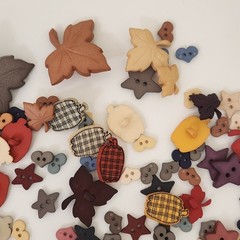 UNUSED Decorative Buttons AUTUMN FALL LEAVES PUMPKINS Crafts Sewing Scrapbook
