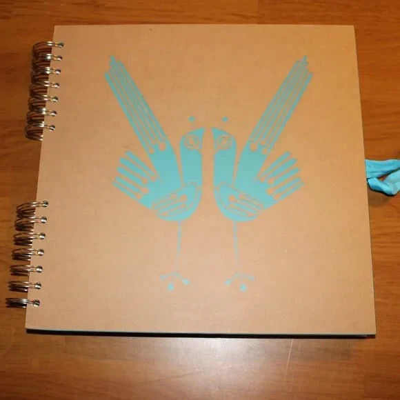 NWT Paperchase Square Kraft Scrapbook w/ Blue Bird Graphic 10×10″ Wiro Craft