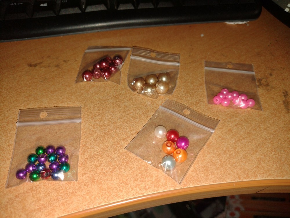 5X BAGS EMBELISHMENTS WITH PEARLS ETC FOR SCRAPBOOKING NEW (P09)
