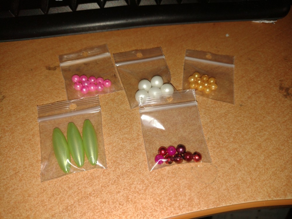 5X BAGS EMBELISHMENTS WITH PEARLS ETC FOR SCRAPBOOKING NEW (P07)