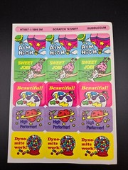Vintage reward Stickers 3M Scratch n Sniff BUBBLEGUM 1989 (HT-857) Aim High