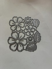 Die Cuts Flowers And Geometric Shape 2 Sets Of Flowers W/ Leaves Brand New!
