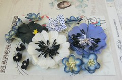 BLUE WHITE & BLACK Mix – 12 Paper & 1 Satin Flower – 5 Styles 15-50mm across VD3