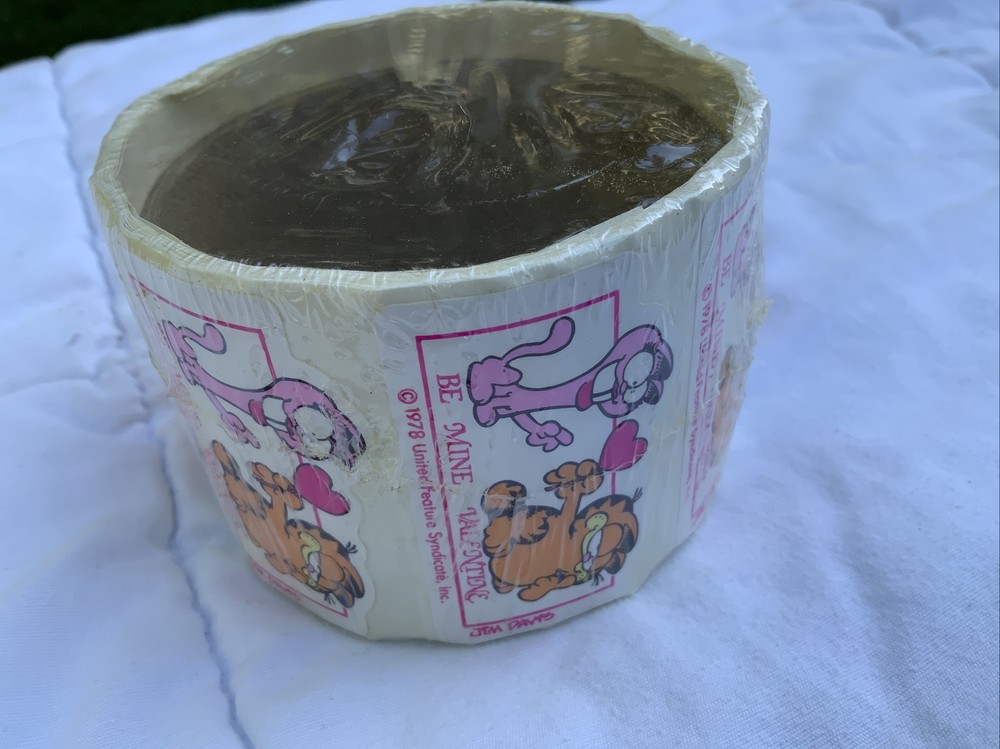 Sealed roll 1978 Vintage Garfield Be Mine Valentine Sticker Roll 125 Wrapped