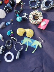 A real athenic fake set of jewelry plastic metal I’m pretty things