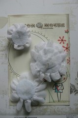 WHITE Layered Designs 3 Mixed Flowers Pack – Fabric 45-70mm across Manor House