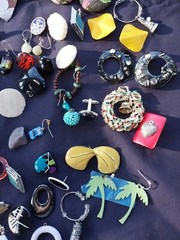 A real athenic fake set of jewelry plastic metal I’m pretty things