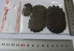 Mulberry Paper Daisies Mix DARK CHOCOLATE 60Pk 3Sizes 2.5, 3.5 & 5cm Kaisercraft