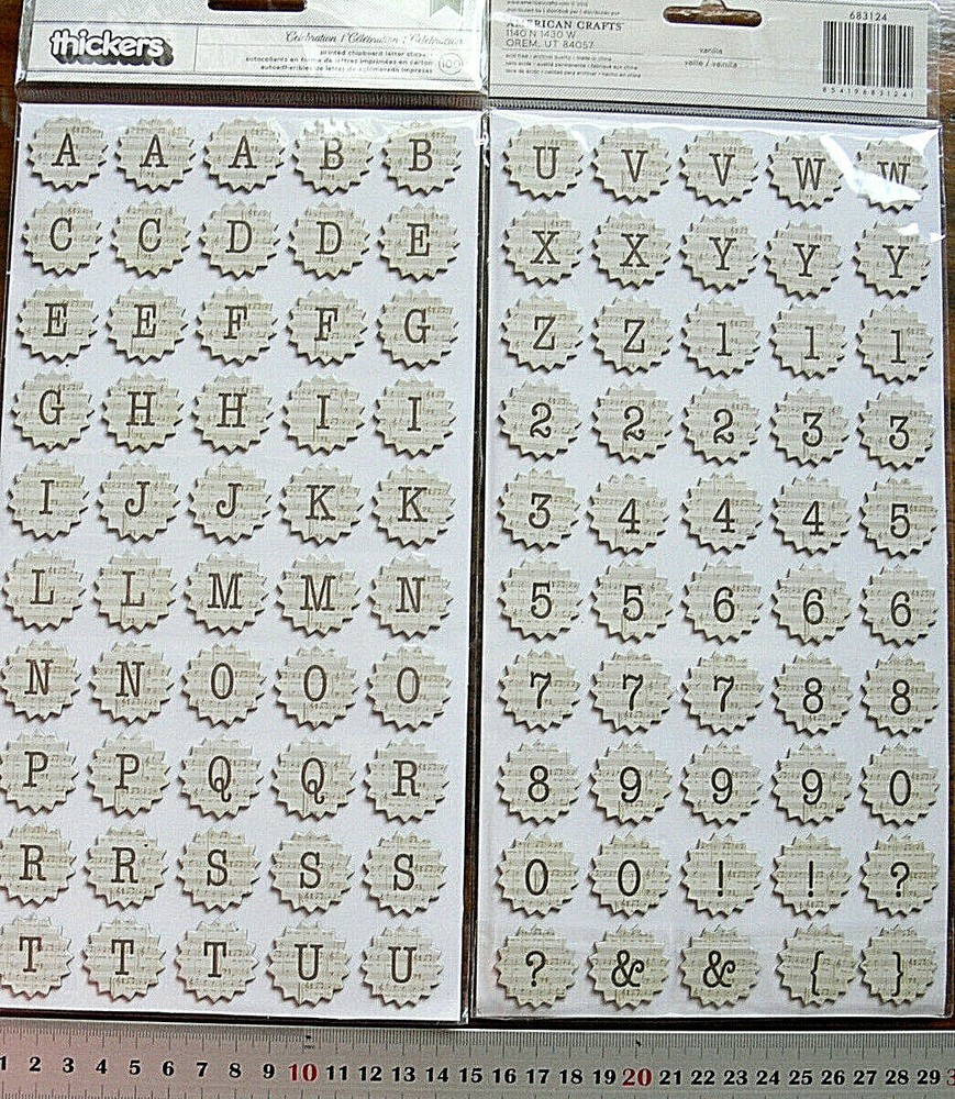 STARBURST Alpha CELEBRATION 25mm Across – 100 Alphabet & Numbers Upper Case L2Rb