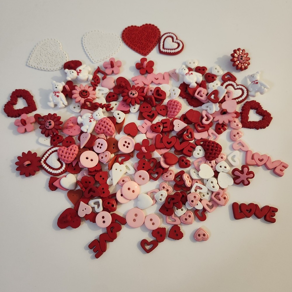 UNUSED Decorative Buttons HEARTS LOVE VALENTINE PINK RED Crafts Sewing Scrapbook